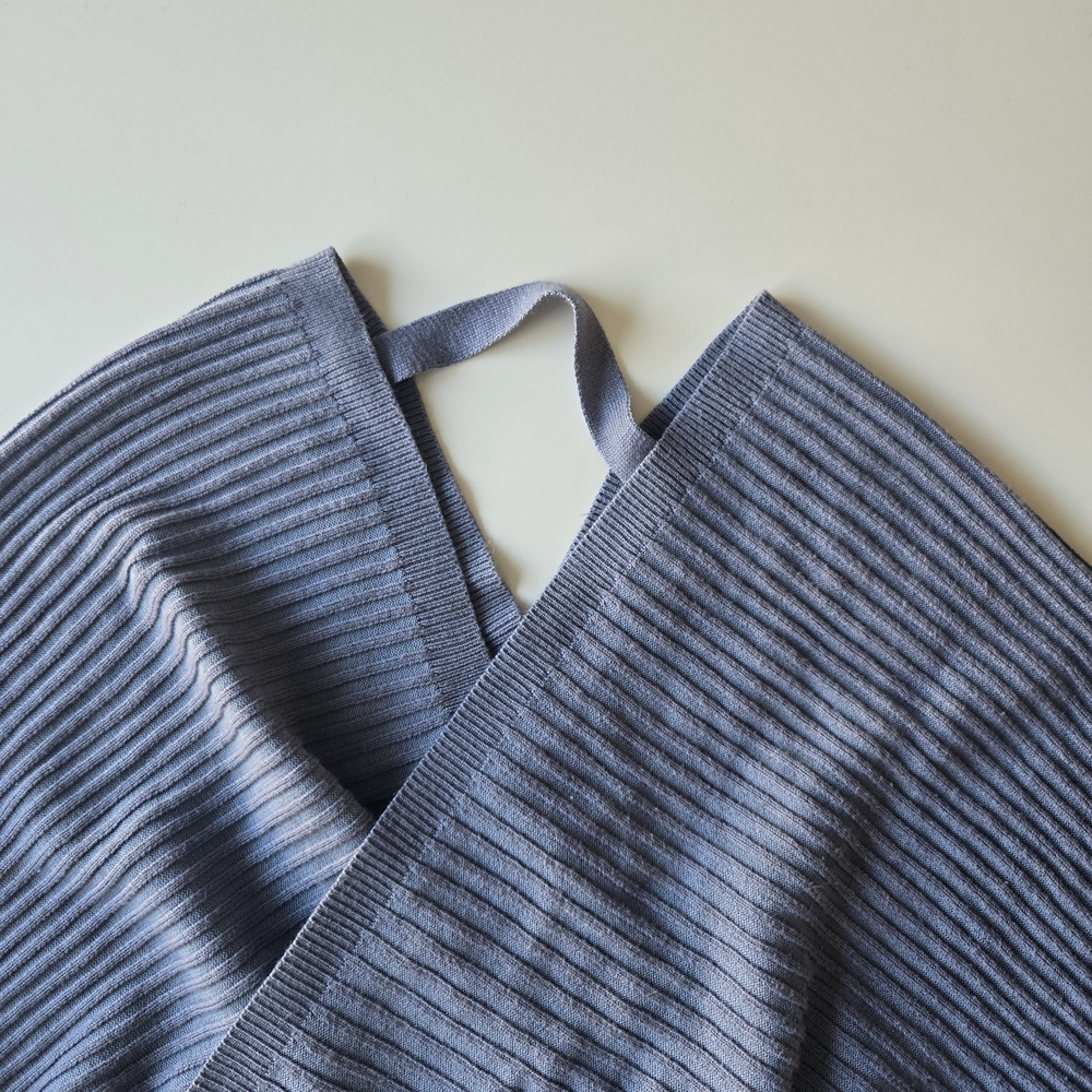 🌺 Dreamer by Debut Criss Cross V Neck Blue Sweater - Picture 6 of 12